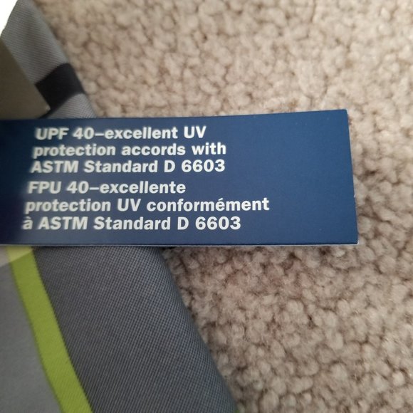 Men's Old Navy Plaid Board Shorts - Picture 3 of 5